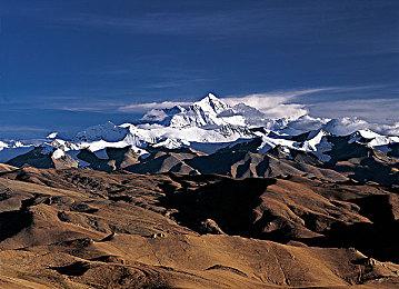 《EA Sports FC 25》深入探讨游戏玩法预告片